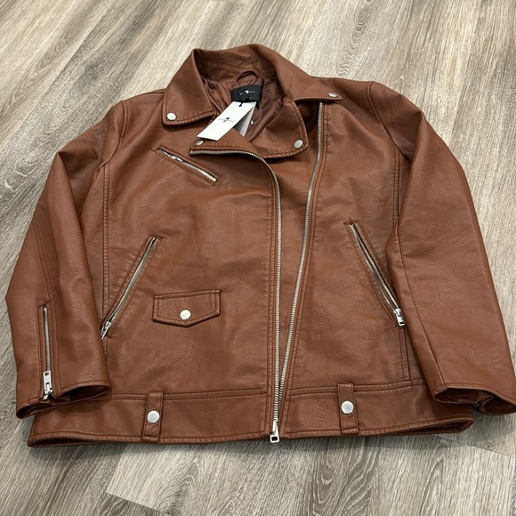 7 For All Mankind Jackets & Blazers - 7 for All Mankind Brown Vegan Faux Leather
Moto Jacket sz medium M
